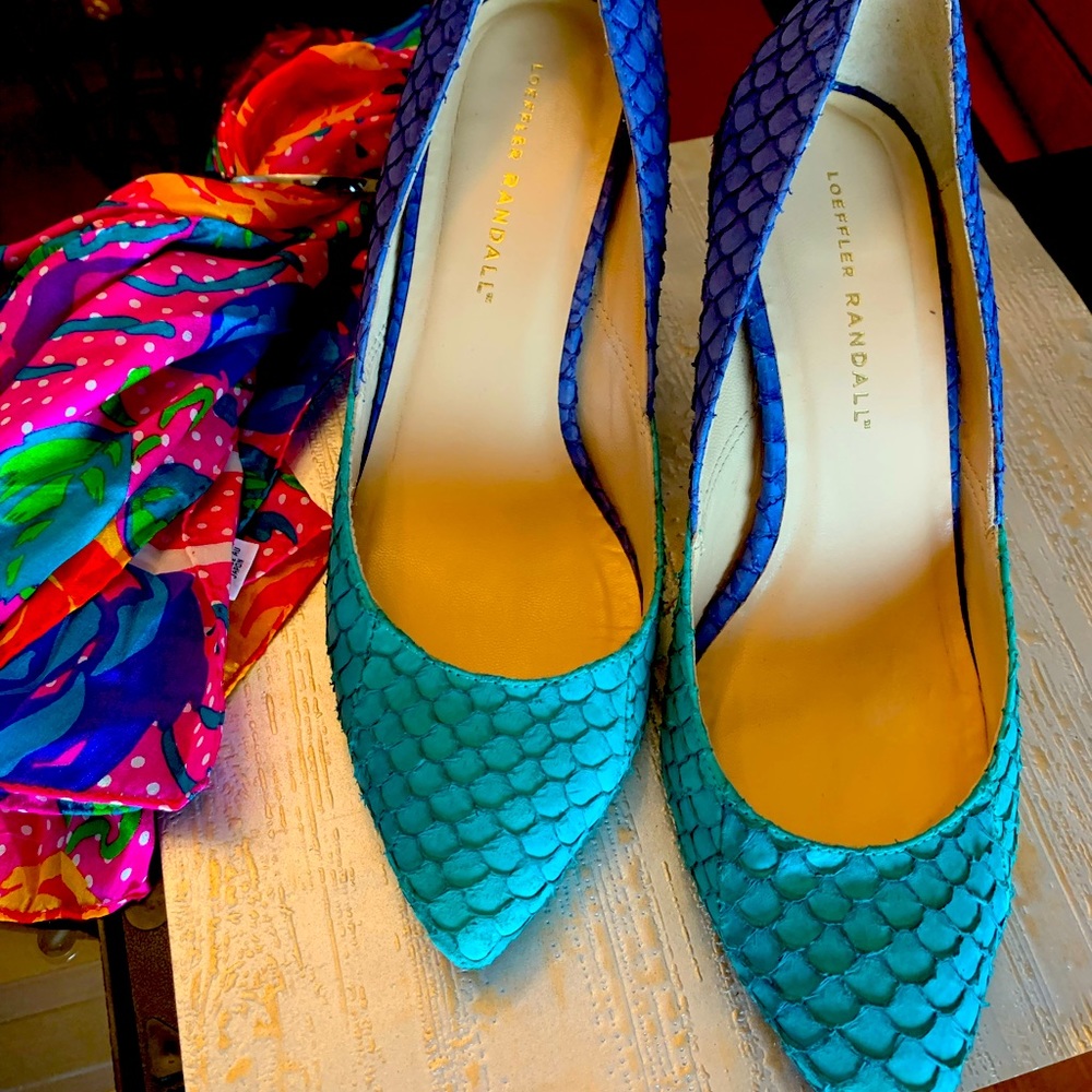 Rare Blue Color Block Loeffler Randal Kitten heel pumps. 8 1/2